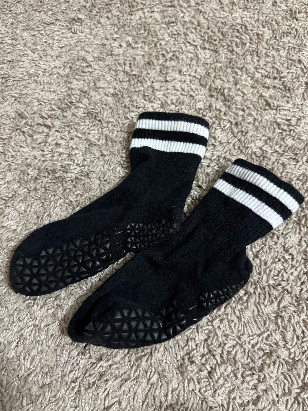 Tavi Aria Grip Socks Quarter Crew - Black/White Stripe Size Small - Picture 3 of 3